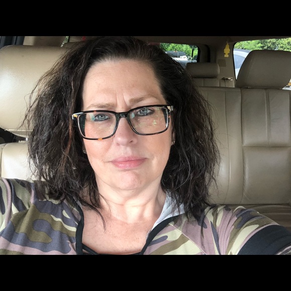 Meet your Posher, Jerri - Picture 1 of 1